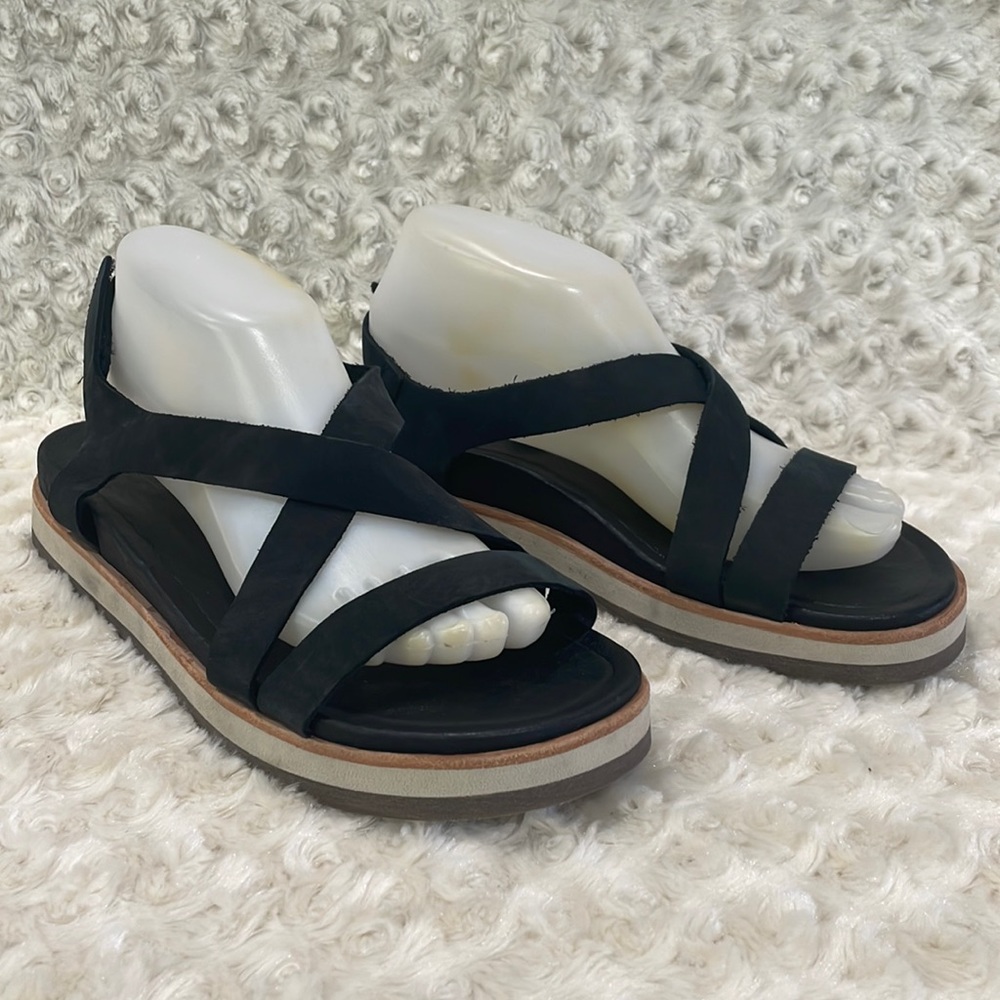 Merrell sandals women’s sz 10